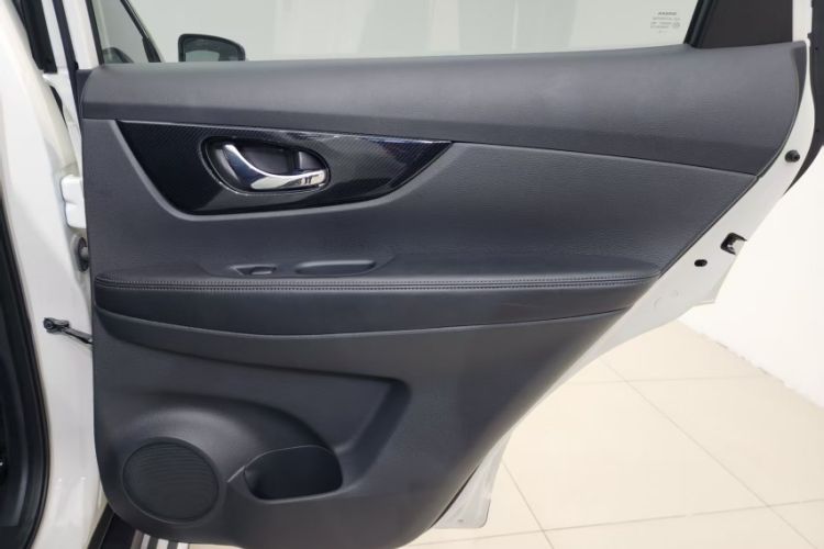 Used Nissan X-Trail 2019 2.5L CVT Smart Connect Luxury Edition 4WD Interior 5