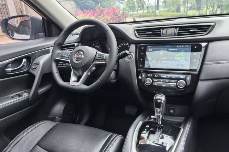 Used Nissan X-Trail 2019 2.5L CVT Smart Connect Leading Edition 4WD Interior 6