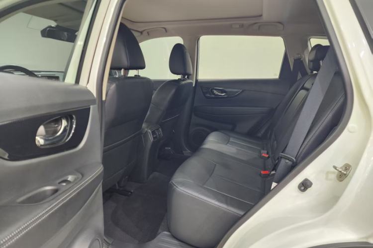 Used Nissan X-Trail 2019 2.5L CVT Smart Connect Luxury Edition 4WD Interior 7