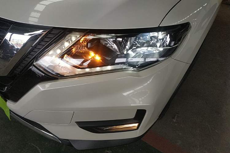 Used Nissan X-Trail 2019 2.0L CVT Smart Connect Comfort Edition 2WD Left Front Headlight