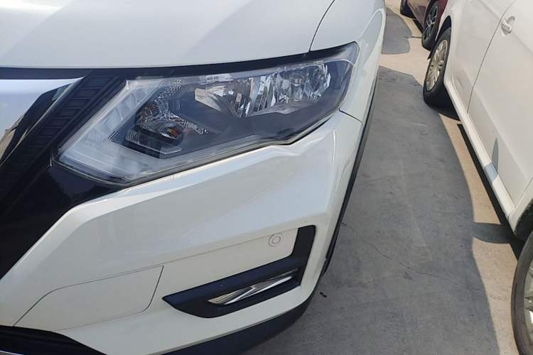 Used Nissan X-Trail 2019 2.5L CVT Smart Connect Luxury Edition 4WD Left Front Headlight