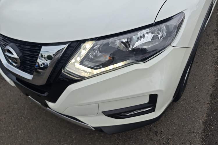 Used Nissan X-Trail 2019 2.0L CVT Smart Connect Comfort Edition 2WD Left Front Headlight