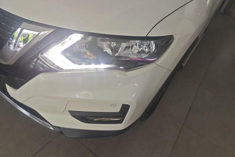 Used Nissan X-Trail 2019 2.5L CVT Smart Connect Luxury Edition 4WD Left Front Headlight