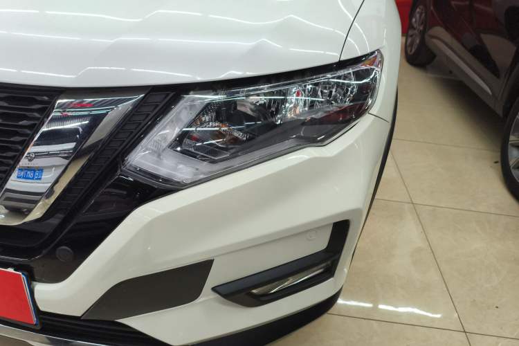 Used Nissan X-Trail 2019 2.5L CVT Smart Connect Luxury Edition 4WD Left Front Headlight