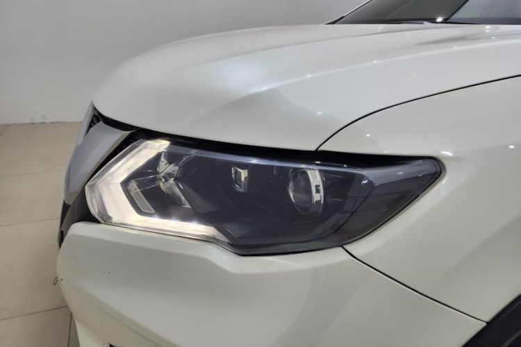 Used Nissan X-Trail 2019 2.5L CVT Smart Connect Luxury Edition 4WD Left Front Headlight