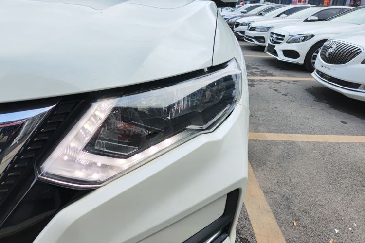 Used Nissan X-Trail 2019 2.0L CVT Smart Connect Comfort Edition 2WD Left Front Headlight