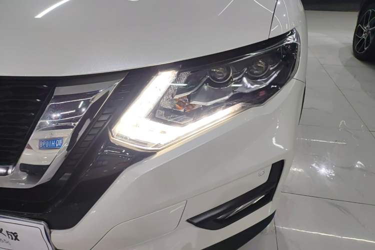 Used Nissan X-Trail 2019 2.0L CVT Smart Connect Comfort Edition 2WD Left Front Headlight