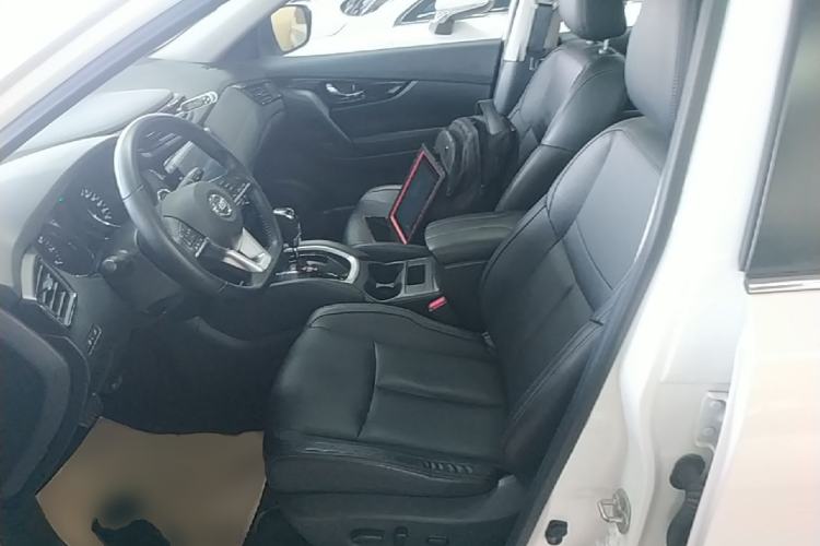 Used Nissan X-Trail 2019 2.0L CVT Smart Connect Comfort Edition 2WD Left Front Seat