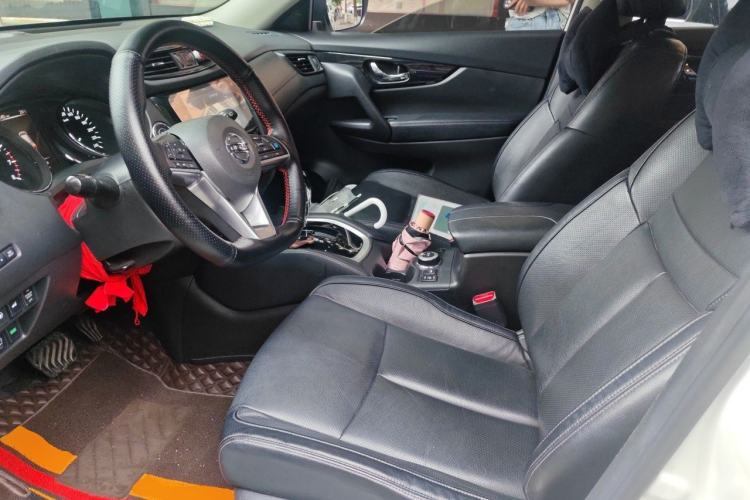 Used Nissan X-Trail 2019 2.5L CVT Smart Connect Luxury Edition 4WD Left Front Seat