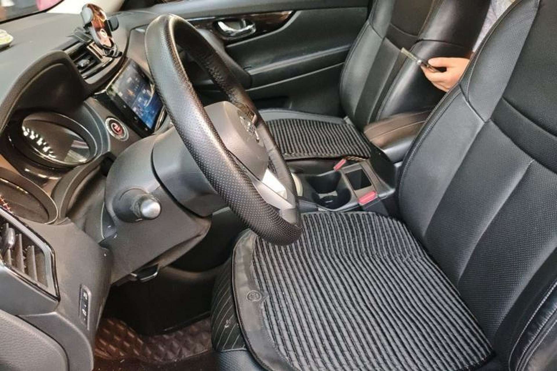 Used Nissan X-Trail 2019 2.0L CVT Smart Connect Comfort Edition 2WD Left Front Seat