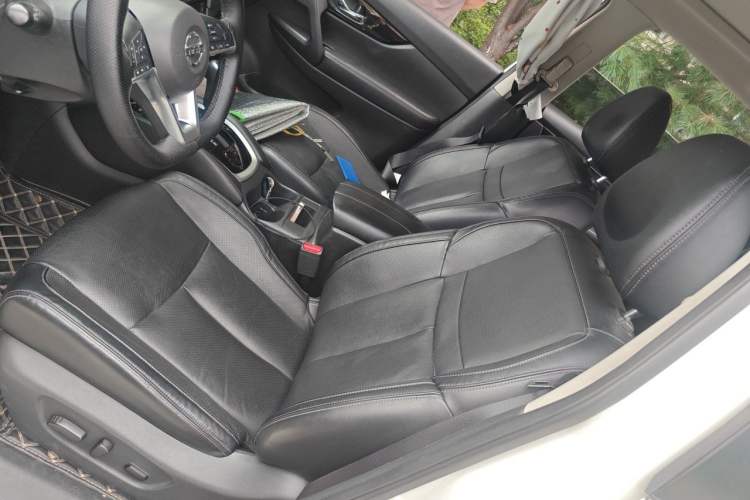 Used Nissan X-Trail 2019 2.0L CVT Smart Connect Comfort Edition 2WD Left Front Seat
