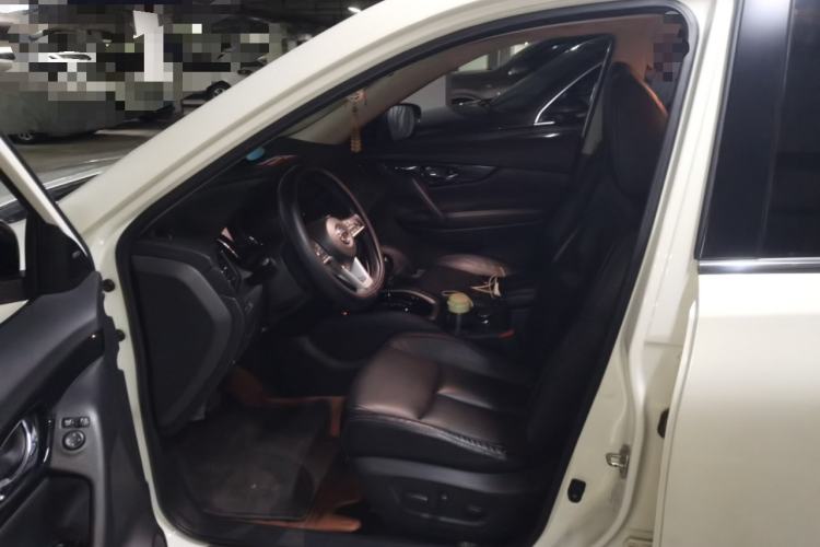 Used Nissan X-Trail 2019 2.5L CVT Smart Connect Luxury Edition 4WD Left Front Seat