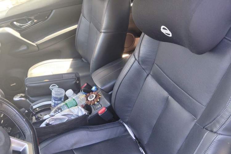 Used Nissan X-Trail 2019 2.5L CVT Smart Connect Luxury Edition 4WD Left Front Seat