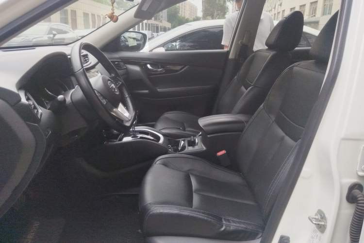 Used Nissan X-Trail 2019 2.0L CVT Smart Connect Comfort Edition 2WD Left Front Seat