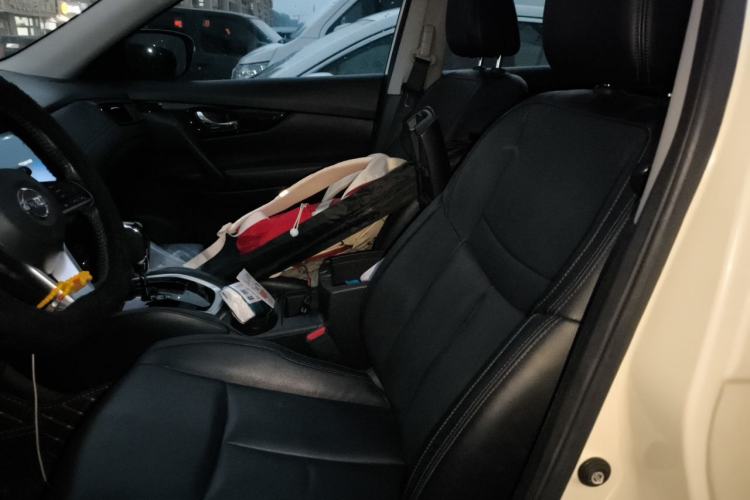 Used Nissan X-Trail 2019 2.0L CVT Smart Connect Comfort Edition 2WD Left Front Seat