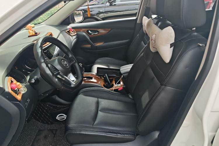Used Nissan X-Trail 2019 2.0L CVT SmartConnect 7-Seater Comfort Edition 2WD Left Front Seat