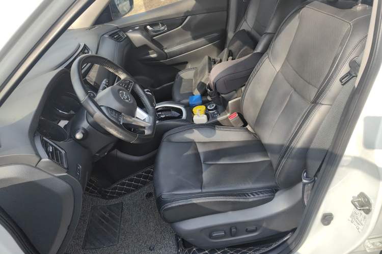 Used Nissan X-Trail 2019 2.5L CVT Smart Connect Luxury Edition 4WD Left Front Seat