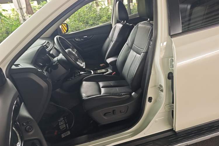 Used Nissan X-Trail 2019 2.0L CVT SmartConnect 7-Seater Comfort Edition 2WD Left Front Seat