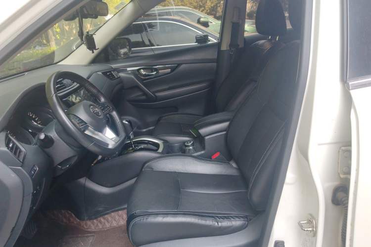 Used Nissan X-Trail 2019 2.5L CVT Smart Connect Luxury Edition 4WD Left Front Seat