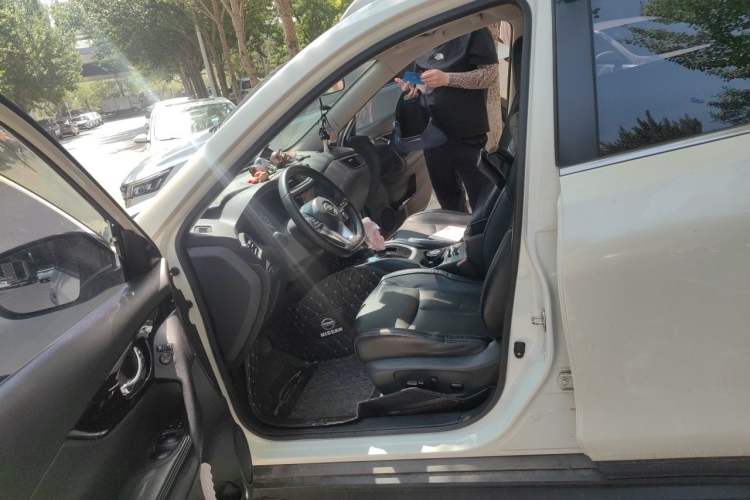 Used Nissan X-Trail 2019 2.0L CVT Smart Connect Comfort Edition 2WD Left Front Seat