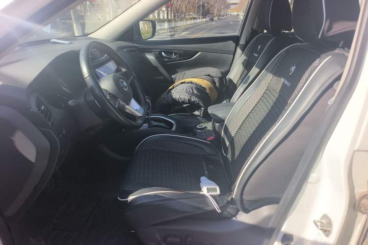 Used Nissan X-Trail 2019 2.5L CVT Smart Connect Luxury Edition 4WD Left Front Seat