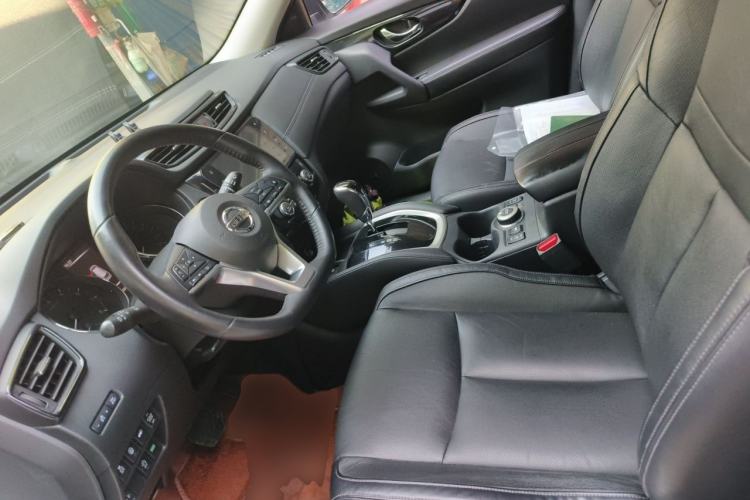 Used Nissan X-Trail 2019 2.5L CVT Smart Connect Luxury Edition 4WD Left Front Seat