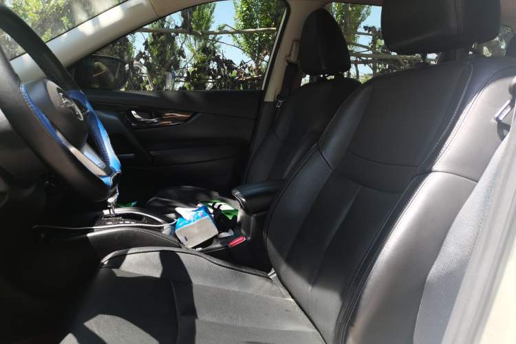 Used Nissan X-Trail 2019 2.0L CVT Smart Connect Comfort Edition 2WD Left Front Seat