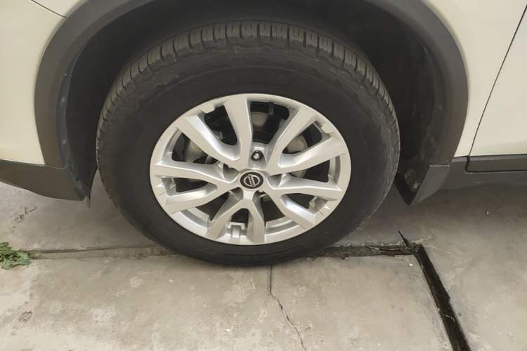 Used Nissan X-Trail 2019 2.0L CVT Smart Connect Comfort Edition 2WD Left Front Wheel Hub