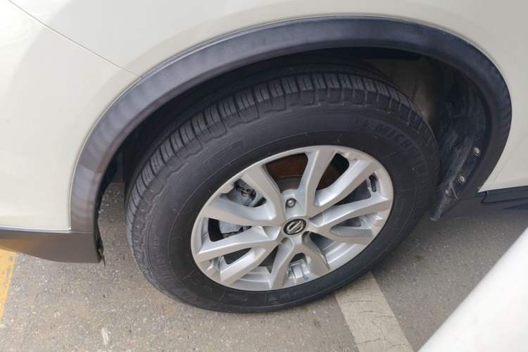 Used Nissan X-Trail 2019 2.0L CVT Smart Connect Comfort Edition 2WD Left Front Wheel Hub