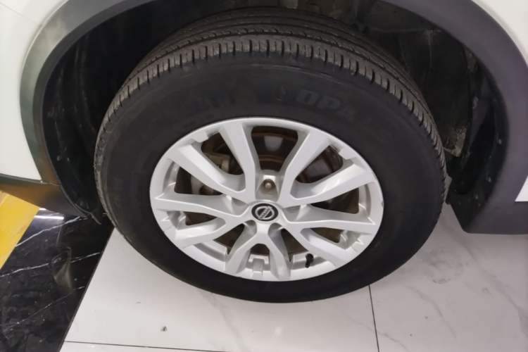 Used Nissan X-Trail 2019 2.0L CVT Smart Connect Comfort Edition 2WD Left Front Wheel Hub