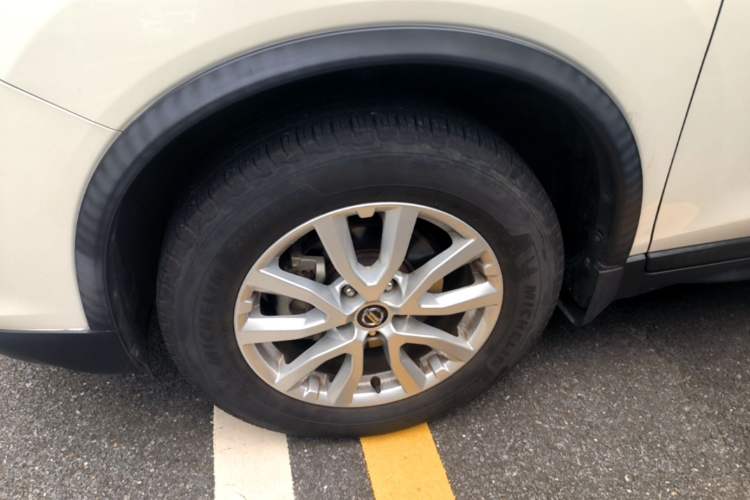 Used Nissan X-Trail 2019 2.0L CVT Smart Connect Comfort Edition 2WD Left Front Wheel Hub