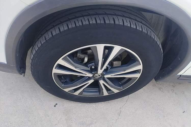 Used Nissan X-Trail 2019 2.5L CVT Smart Connect Luxury Edition 4WD Left Front Wheel Hub