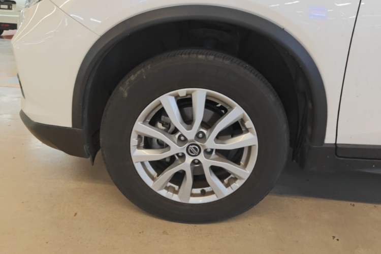 Used Nissan X-Trail 2019 2.0L CVT Smart Connect Comfort Edition 2WD Left Front Wheel Hub