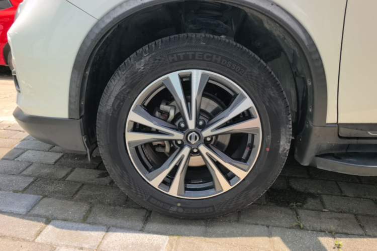 Used Nissan X-Trail 2019 2.5L CVT Smart Connect Luxury Edition 4WD Left Front Wheel Hub
