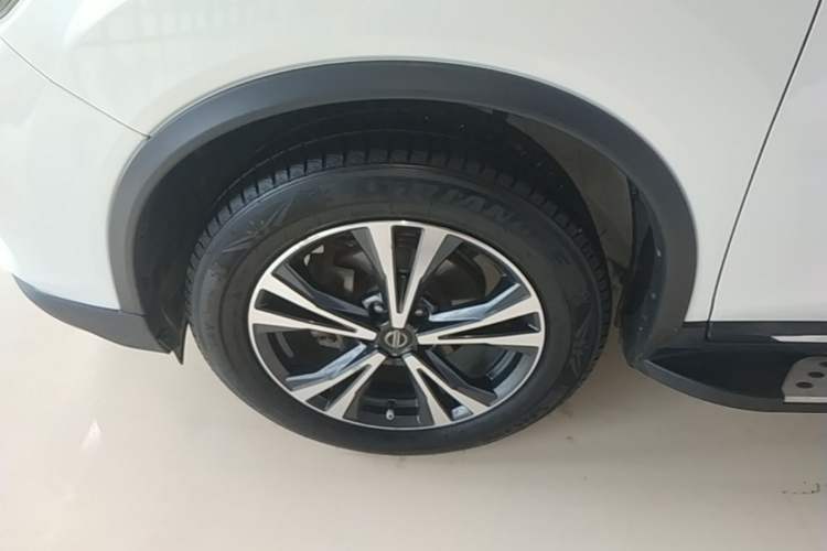 Used Nissan X-Trail 2019 2.5L CVT Smart Connect Luxury Edition 4WD Left Front Wheel Hub