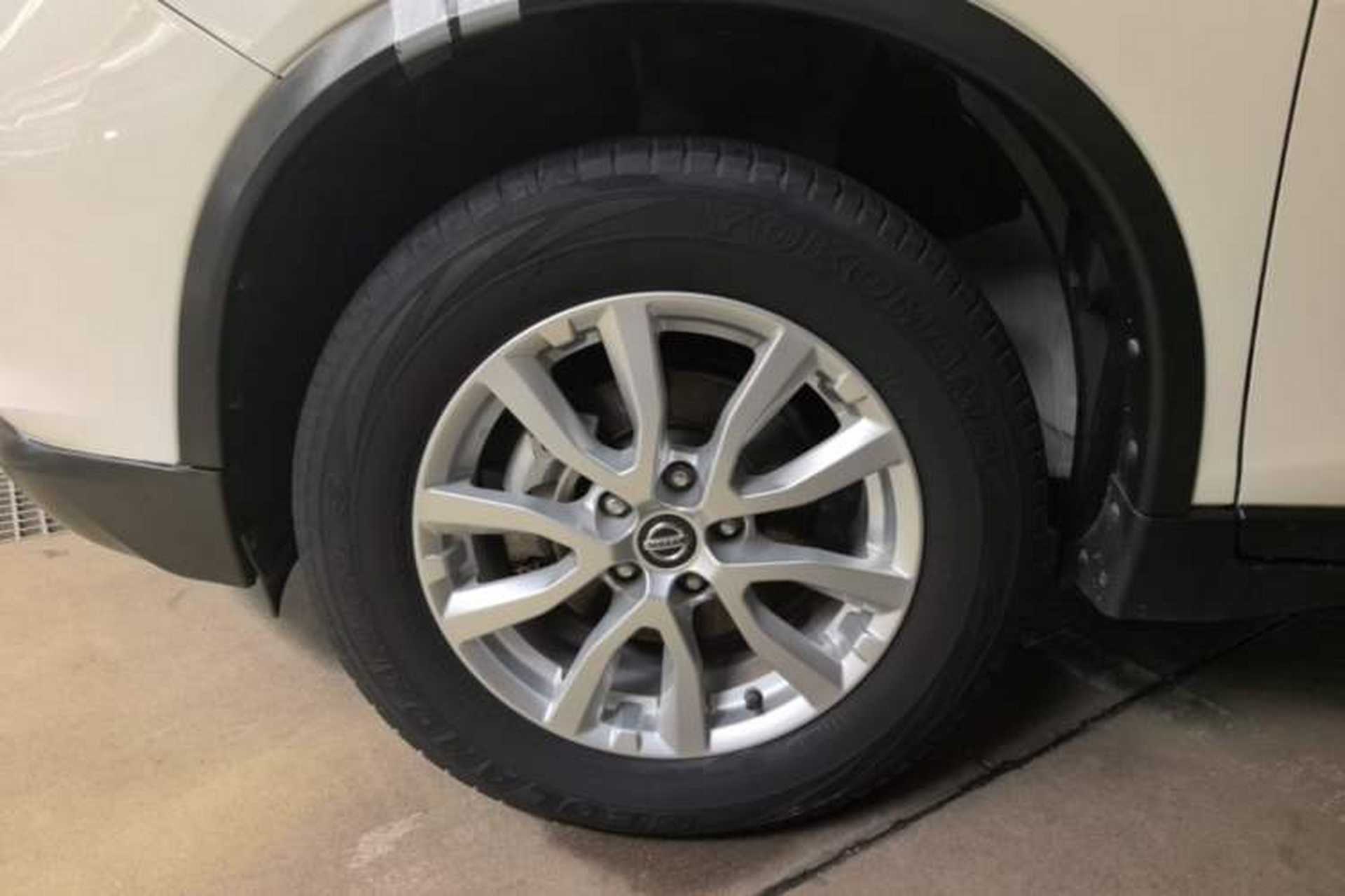 Used Nissan X-Trail 2019 2.0L CVT Smart Connect Comfort Edition 2WD Left Front Wheel Hub