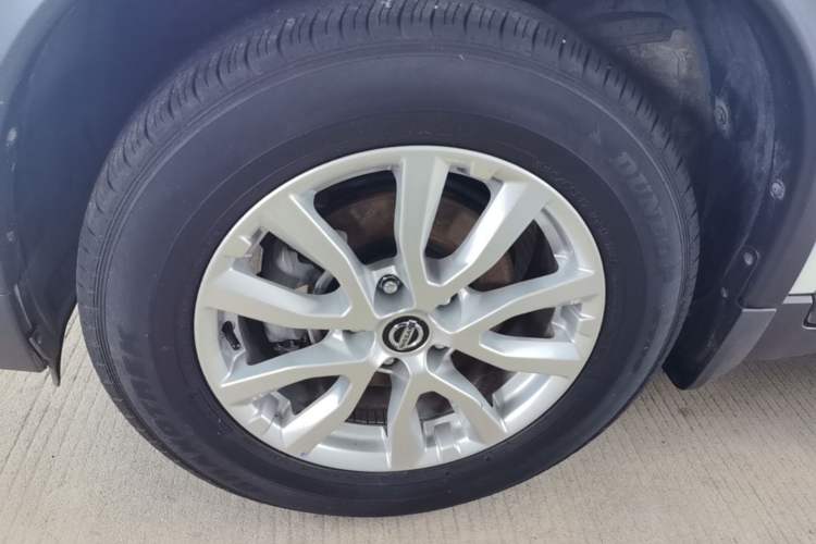 Used Nissan X-Trail 2019 2.0L CVT Smart Connect Comfort Edition 2WD Left Front Wheel Hub