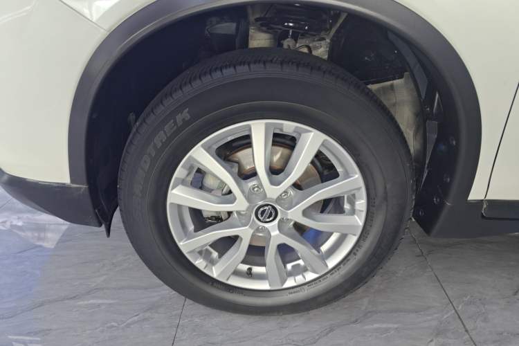 Used Nissan X-Trail 2019 2.0L CVT Smart Connect Comfort Edition 2WD Left Front Wheel Hub