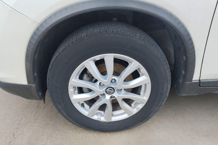 Used Nissan X-Trail 2019 2.0L CVT Smart Connect Comfort Edition 2WD Left Front Wheel Hub