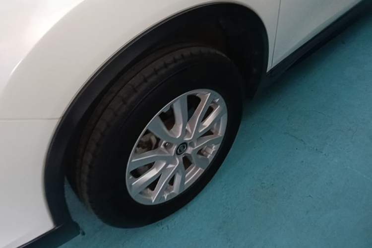 Used Nissan X-Trail 2019 2.0L CVT Smart Connect Comfort Edition 2WD Left Front Wheel Hub