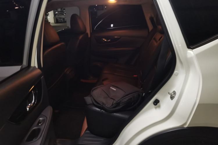 Used Nissan X-Trail 2019 2.5L CVT Smart Connect Luxury Edition 4WD Left Rear Seat