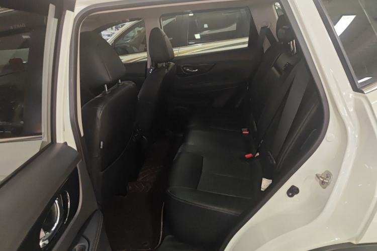 Used Nissan X-Trail 2019 2.5L CVT Smart Connect Luxury Edition 4WD Left Rear Seat