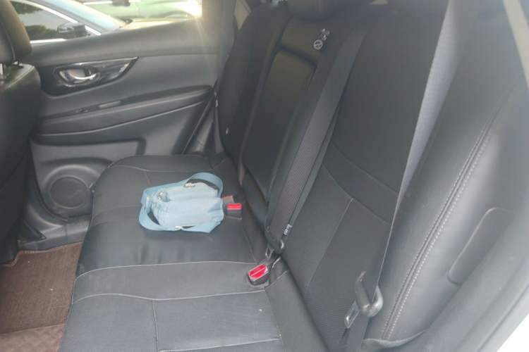 Used Nissan X-Trail 2019 2.5L CVT Smart Connect Luxury Edition 4WD Left Rear Seat