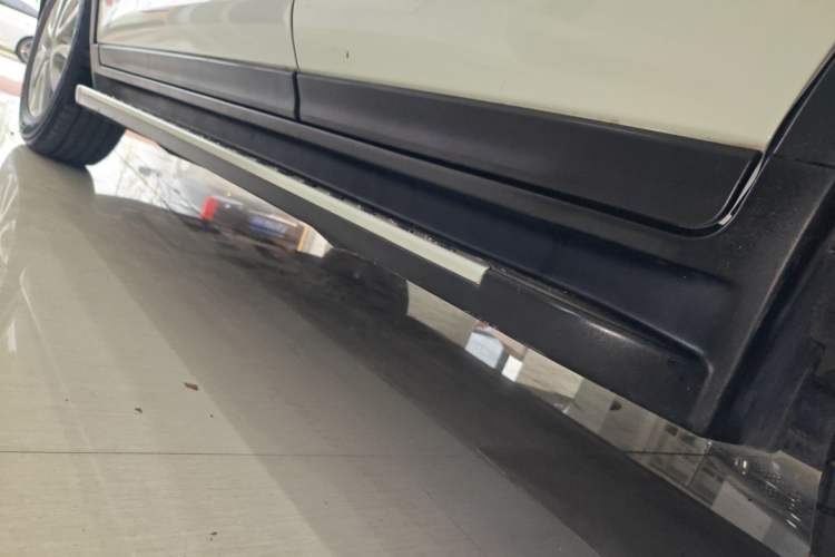 Used Nissan X-Trail 2019 2.0L CVT Smart Connect Comfort Edition 2WD Left Side Sill