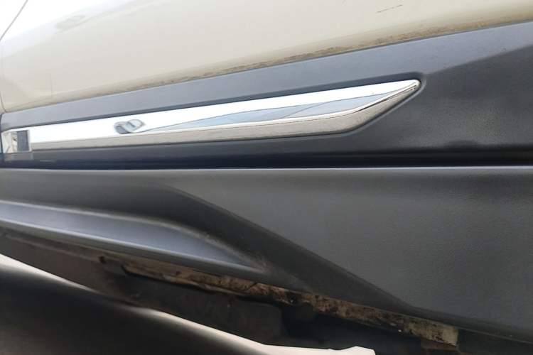 Used Nissan X-Trail 2019 2.5L CVT Smart Connect Luxury Edition 4WD Left Side Sill
