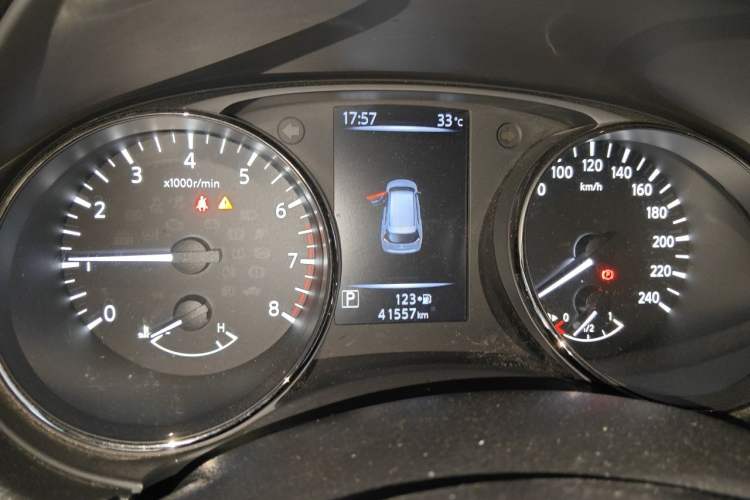 Used Nissan X-Trail 2019 2.0L CVT Smart Connect Comfort Edition 2WD Odometer Close Up