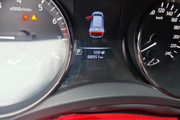 Used Nissan X-Trail 2019 2.5L CVT Smart Connect Luxury Edition 4WD Odometer Close Up