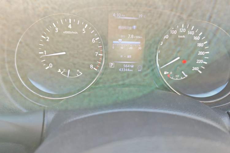 Used Nissan X-Trail 2019 2.0L CVT Comfort Edition 2WD Odometer Close Up