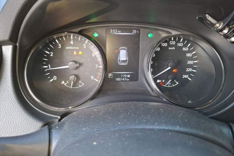 Used Nissan X-Trail 2019 2.0L CVT Comfort Edition 2WD Odometer Close Up