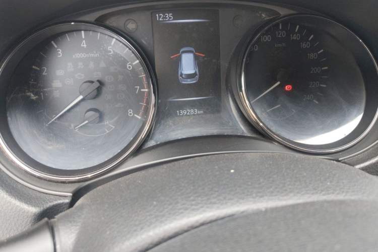 Used Nissan X-Trail 2019 2.0L CVT Comfort Edition 2WD Odometer Close Up